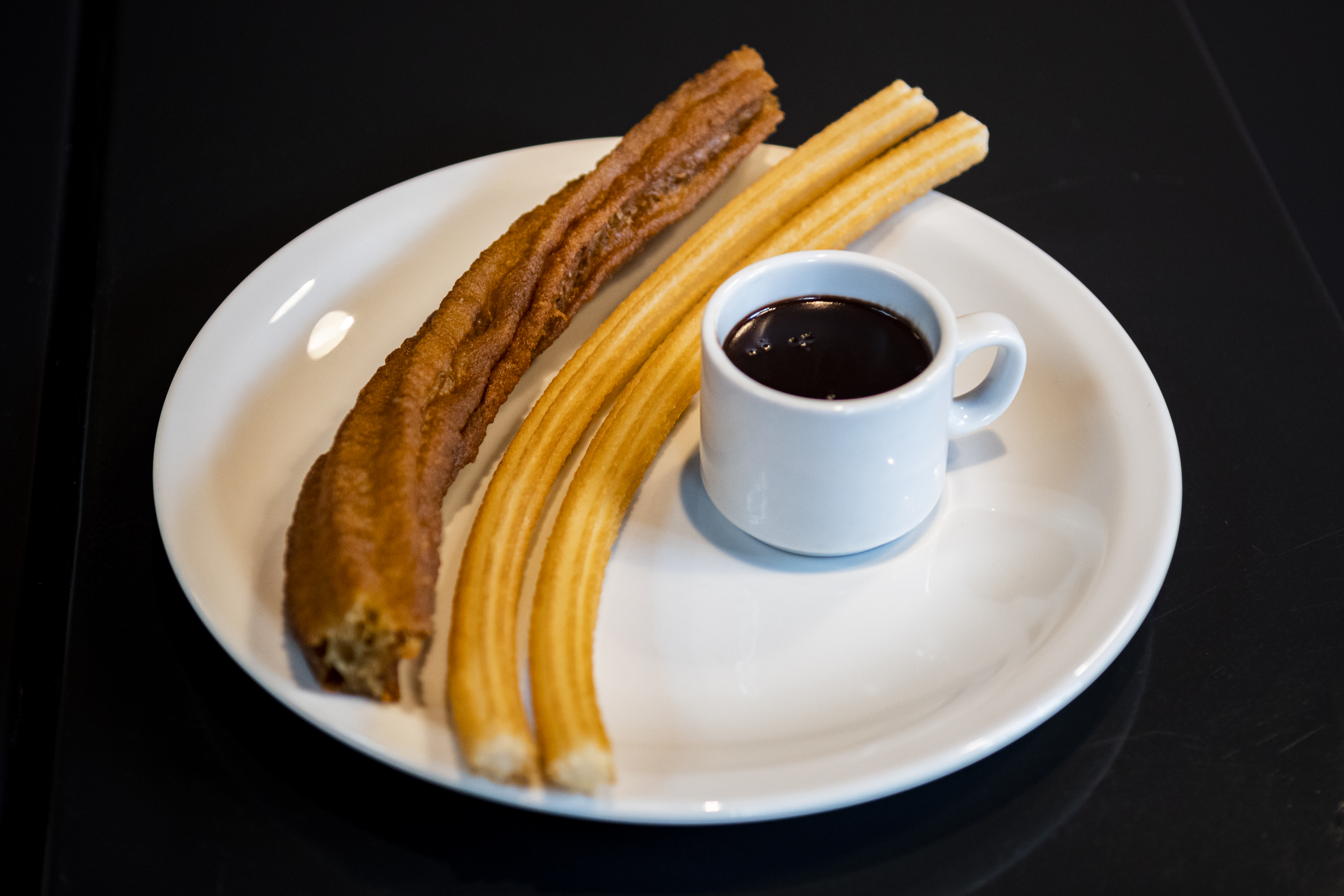churros y porras con chocolate